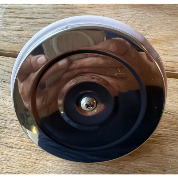 Le Creuset Enamel On Steel Oolong Tea Kettle w/o Max Line 1.6 qt Shell Pink NEW - Picture 10 of 13